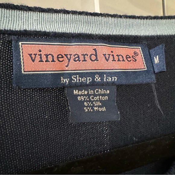 Vineyard‎ Vines Navy V-Neck Sweater Medium - Picture 2 of 4